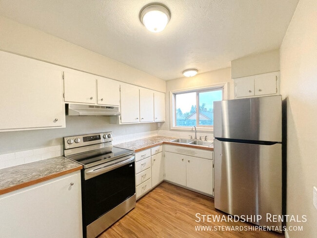32786 E Pearl St in Eugene, OR - Building Photo - Building Photo