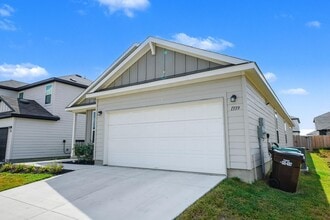 1339 Entrada de Real in Converse, TX - Building Photo - Building Photo