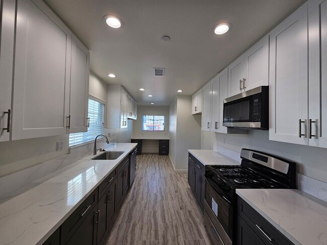1451 W Almond Ave
