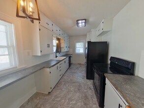 334 S Estelle St in Wichita, KS - Building Photo - Building Photo