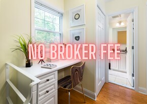 104 Independence Dr, Unit 104 Independence Dr in Chestnut Hill, MA - Building Photo