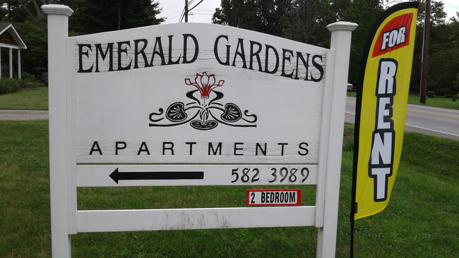 Emerald Gardens Apartments in Milford, OH - Foto de edificio - Building Photo