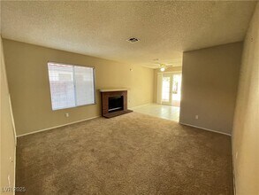 2525 Wolverton Ave in Henderson, NV - Building Photo - Building Photo
