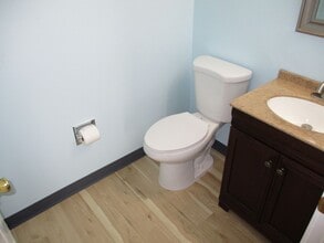 147-149 Omni Cir in Medford, OR - Building Photo - Building Photo