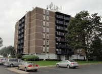 Mariner Towers in Buffalo, NY - Foto de edificio - Building Photo