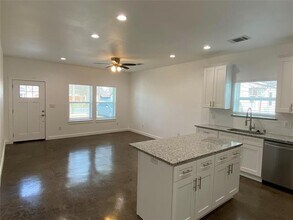 104 E Forest Ave in Sherman, TX - Building Photo - Building Photo