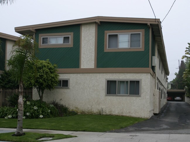 Sea Breeze Apartments in El Segundo, CA - Foto de edificio - Building Photo