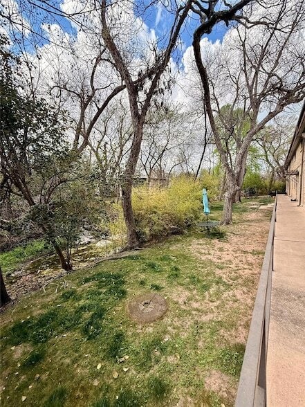 407 E 45th St, Unit 104 in Austin, TX - Foto de edificio - Building Photo