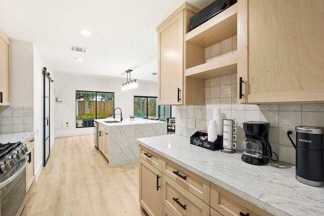 3327 Freshmeadows Dr