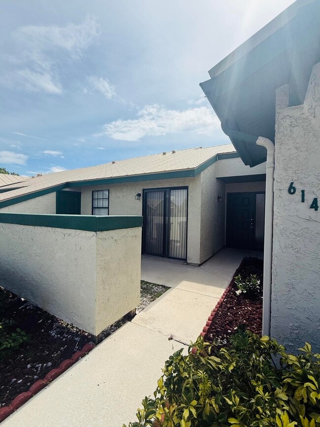 property at 614 SW Jeanne St