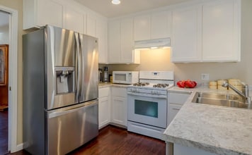 5614 Tarwood Way in Sacramento, CA - Foto de edificio - Building Photo