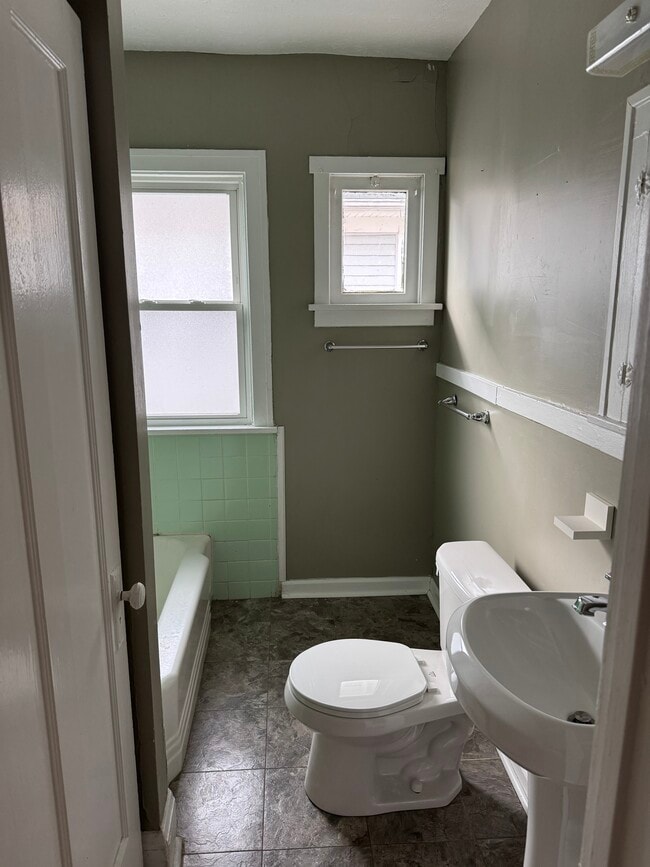 1253 Granger Ave in Lakewood, OH - Building Photo - Building Photo