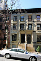 8 W 83rd St in New York, NY - Building Photo