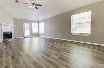 16900 Simsbrook Dr in Pflugerville, TX - Building Photo - Building Photo
