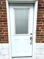 3 Kellyvale Rd in Toronto, ON - Building Photo