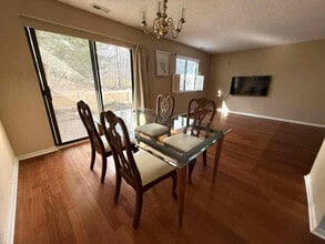 72 Hampshire Dr in Plainsboro, NJ - Building Photo - Building Photo