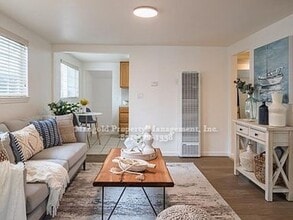 557 Robinson St in Monterey, CA - Building Photo - Building Photo