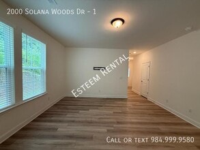 2000 Solana Wds Dr in Durham, NC - Foto de edificio - Building Photo