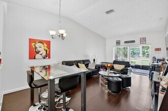 18715 Candlewick Dr in Boca Raton, FL - Building Photo - Building Photo