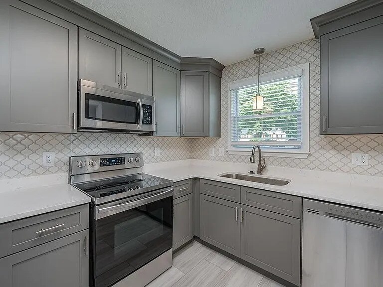 1985 Carloss Dr in Nashville, TN - Building Photo