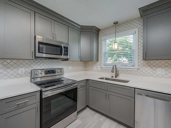 property at 1985 Carloss Dr