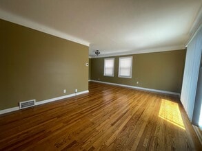 4173 Hinsdale Rd in South Euclid, OH - Building Photo - Building Photo