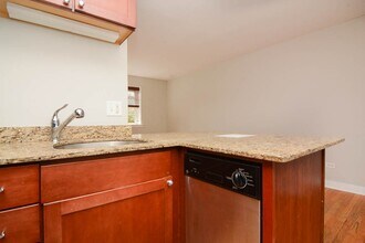 628 W Wrightwood Ave in Chicago, IL - Building Photo - Building Photo