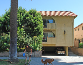 10550 Rose Ave in Los Angeles, CA - Foto de edificio - Building Photo