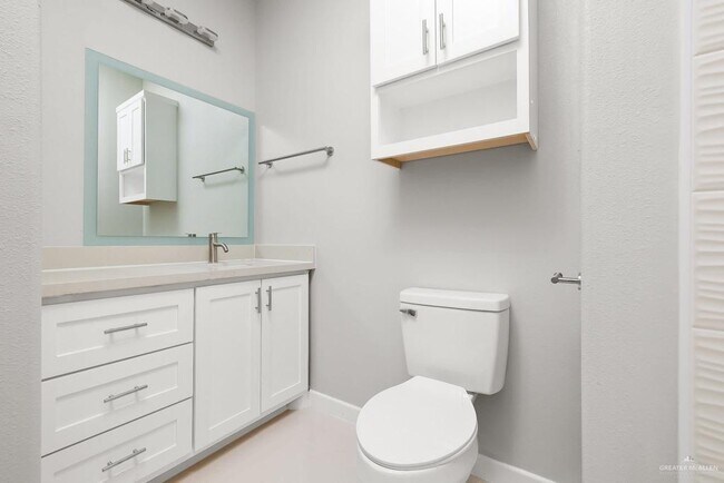 201 W Rutherford Ave-Unit -4 in Edinburg, TX - Building Photo - Building Photo