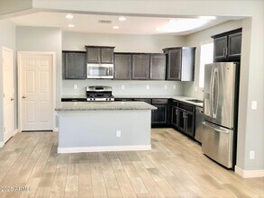 2397 E Hazeltine Way in Gilbert, AZ - Building Photo - Building Photo