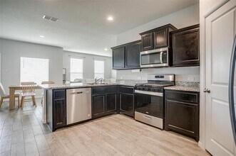 9721 Cherryville Rd in Fort Worth, TX - Building Photo - Building Photo