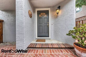 16 Arch St in Redwood City, CA - Foto de edificio - Building Photo