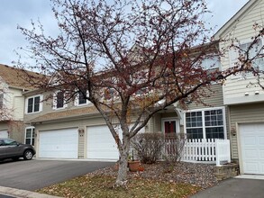 7751 Ladyslipper Ln in Chanhassen, MN - Building Photo - Building Photo