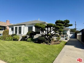 6122 S Fairfax Ave in Los Angeles, CA - Building Photo