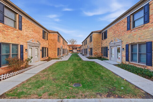 1746 Sessions Walk in Hoffman Estates, IL - Building Photo - Building Photo