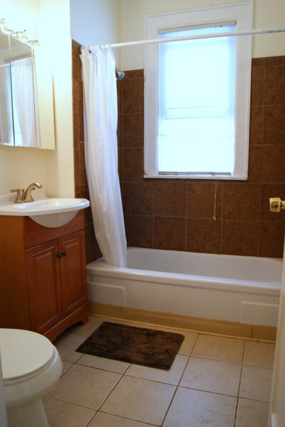 1526 E Genesee St, Unit Apt 2 in Syracuse, NY - Building Photo - Building Photo