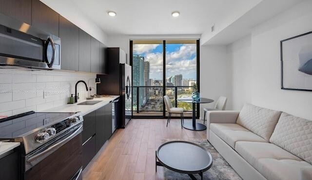 398 NE 5th St, Unit 3107 in Miami, FL - Building Photo - Building Photo