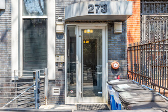 273 Clifton Pl in Brooklyn, NY - Foto de edificio - Building Photo