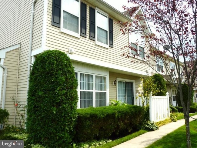 2505 Saxony Dr in Mount Laurel, NJ - Building Photo - Building Photo