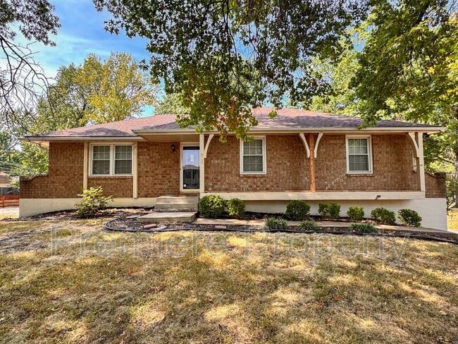 property at 312 NW Moore St