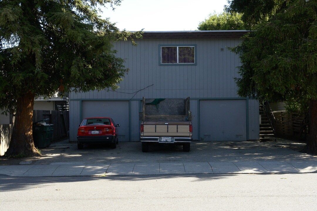 2751 Marlborough Ave in Redwood City, CA - Foto de edificio