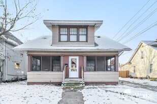 902 E Bowman St in South Bend, IN - Building Photo