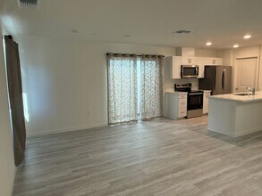 977 Scenic Sky Ln in Sacramento, CA - Building Photo - Building Photo