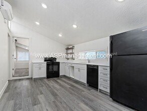 567 S 800 E in Salt Lake City, UT - Building Photo - Building Photo