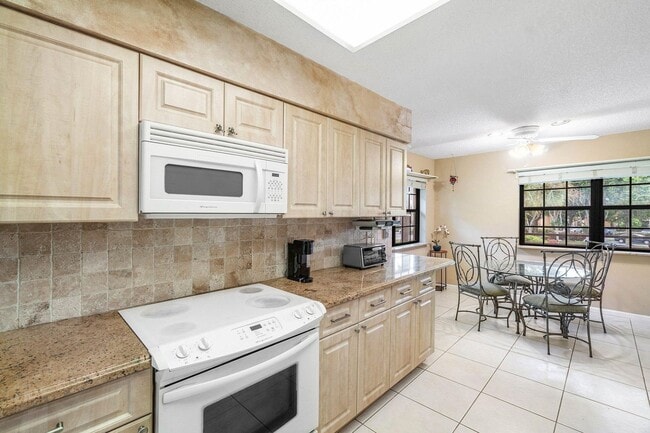 property at 6446 Aspen Glen Cir