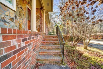 648 Cativo Dr SW in Atlanta, GA - Building Photo - Building Photo