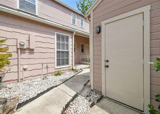 9473 N Forest Hills Pl in Tampa, FL - Building Photo - Building Photo