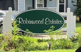 6658 Vaughn Rd in Fayetteville, NC - Building Photo - Building Photo