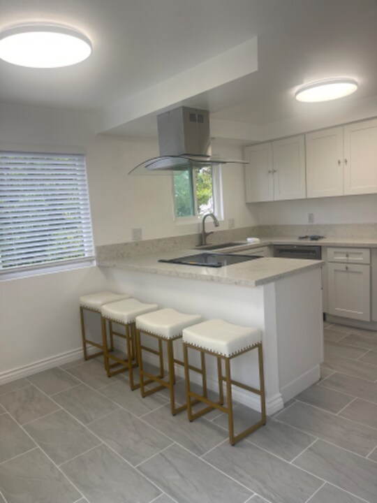 16881 Sims Lane in Huntington Beach, CA - Building Photo