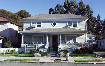 Folks Landing Apartments in Napa, CA - Foto de edificio - Building Photo